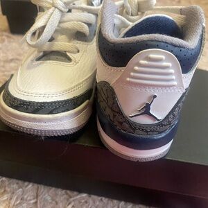 Jordan 3s size 6c